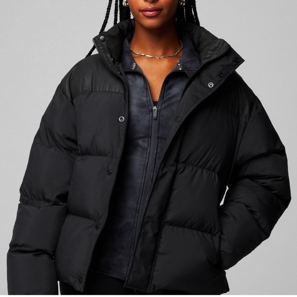 Fabletics essential puffer in XS